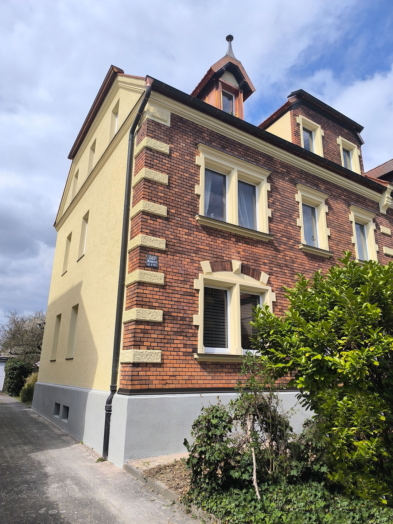 Dach- und Fassadensanierung, Dechbettener Straße, Regensburg