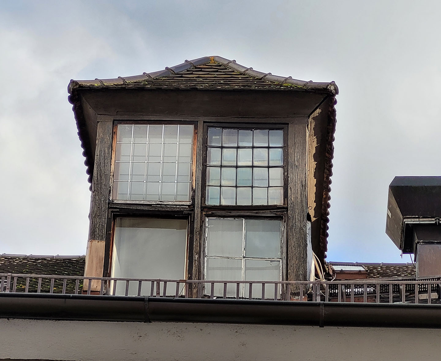 Dach- und Fassadensanierung, Drei-Mohren-Straße 1 + 3, Regensburg