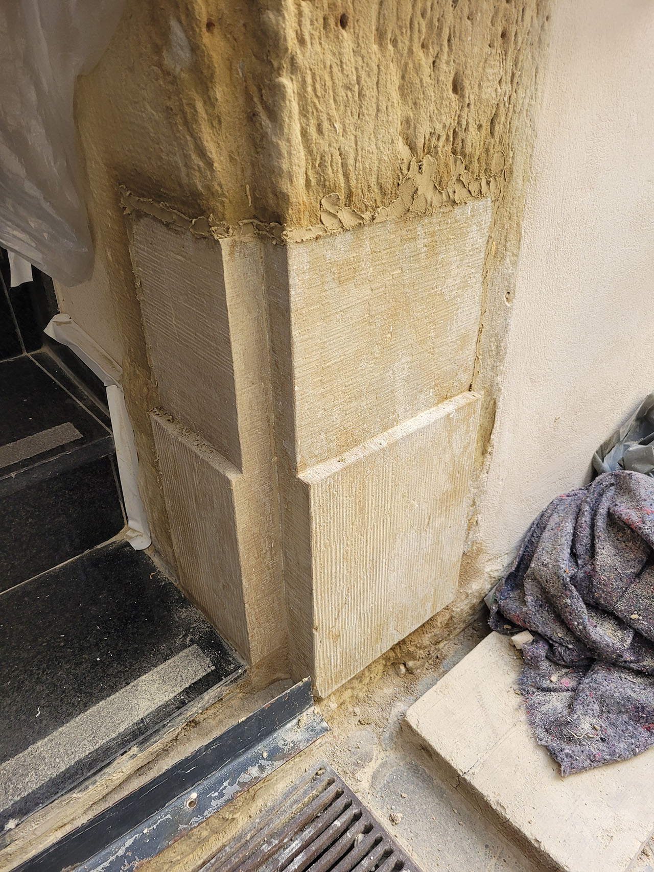 Sanierung und Ergänzung historisches Natursteingewände